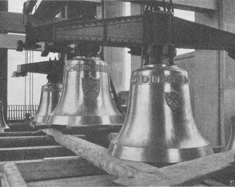 Montage der GLocken aus der Glockengiesserei Rüetisch + Cie, aus Schweizerische Bauzeitung 105, 1935